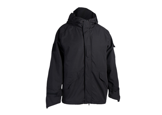 चीन काला रंग सामरिक शीतकालीन जैकेट 65% Ppolyester 35% Softshell जैकेट और पनरोक जैकेट वितरक